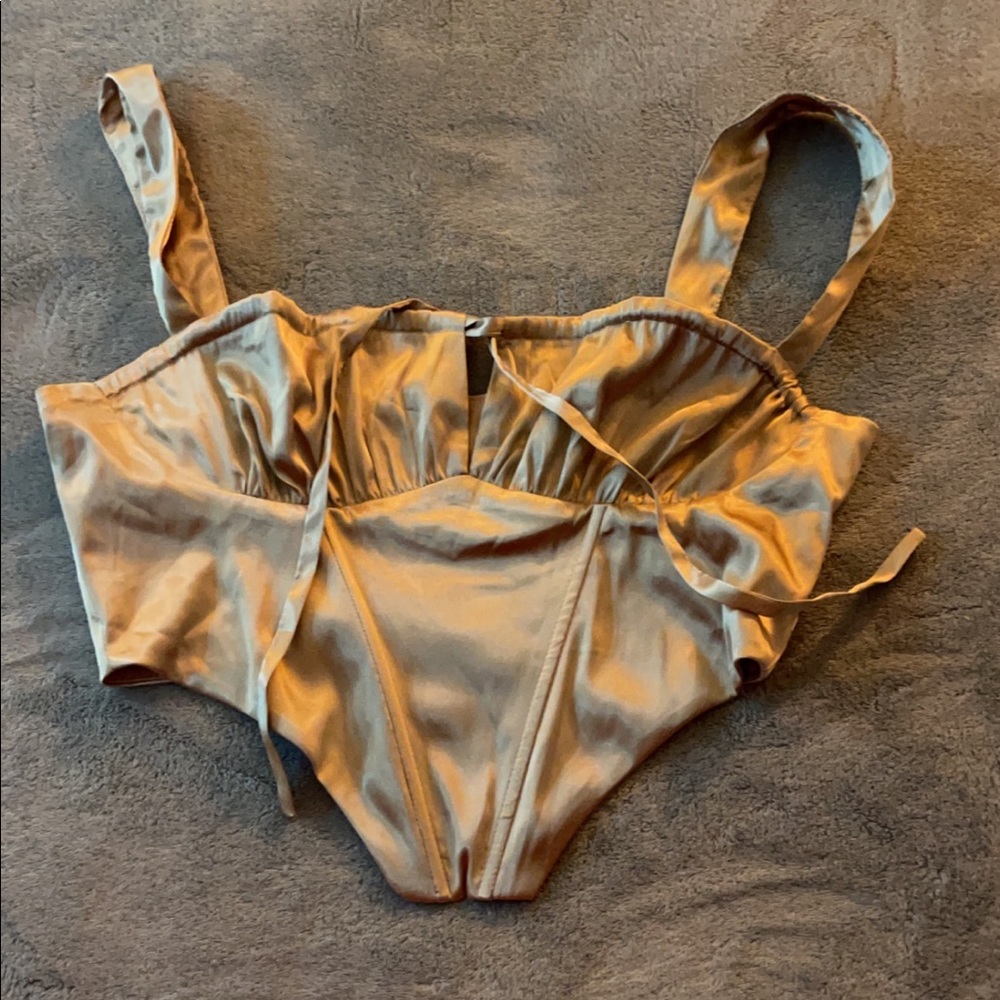Gold Corset top!😍🎀🤭